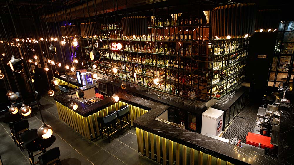 how-your-restaurant-or-bar-can-survive-slow-months