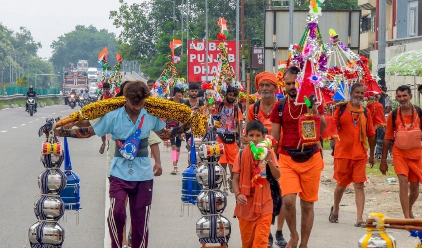 Restaurant India News:  Supreme Court Orders Eateries on Kanwar Yatra Route to Display Licences and Registrations
