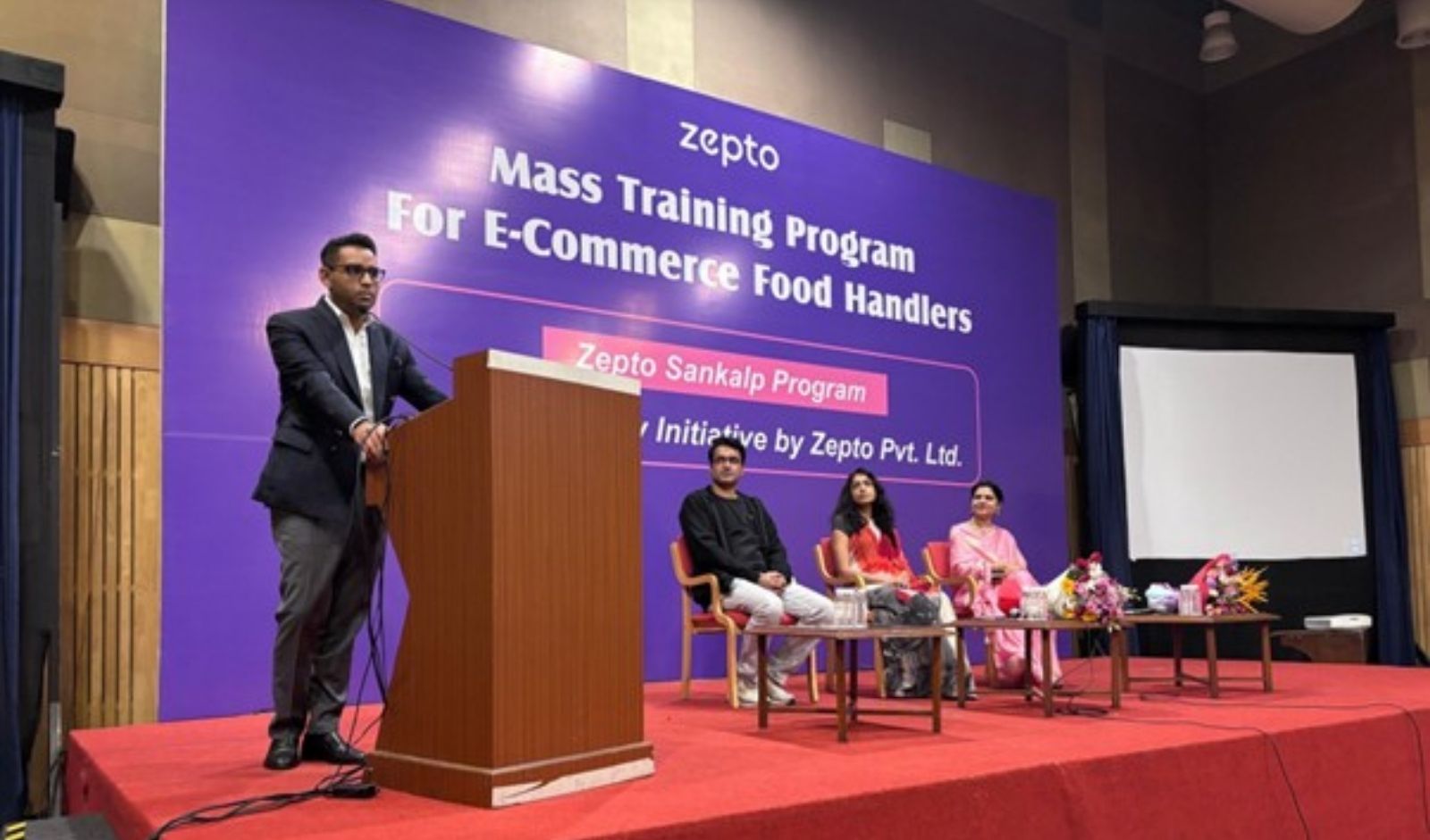 Restaurant India News: Zepto Launches Food Safety Training for 10,000+ Handlers Across India