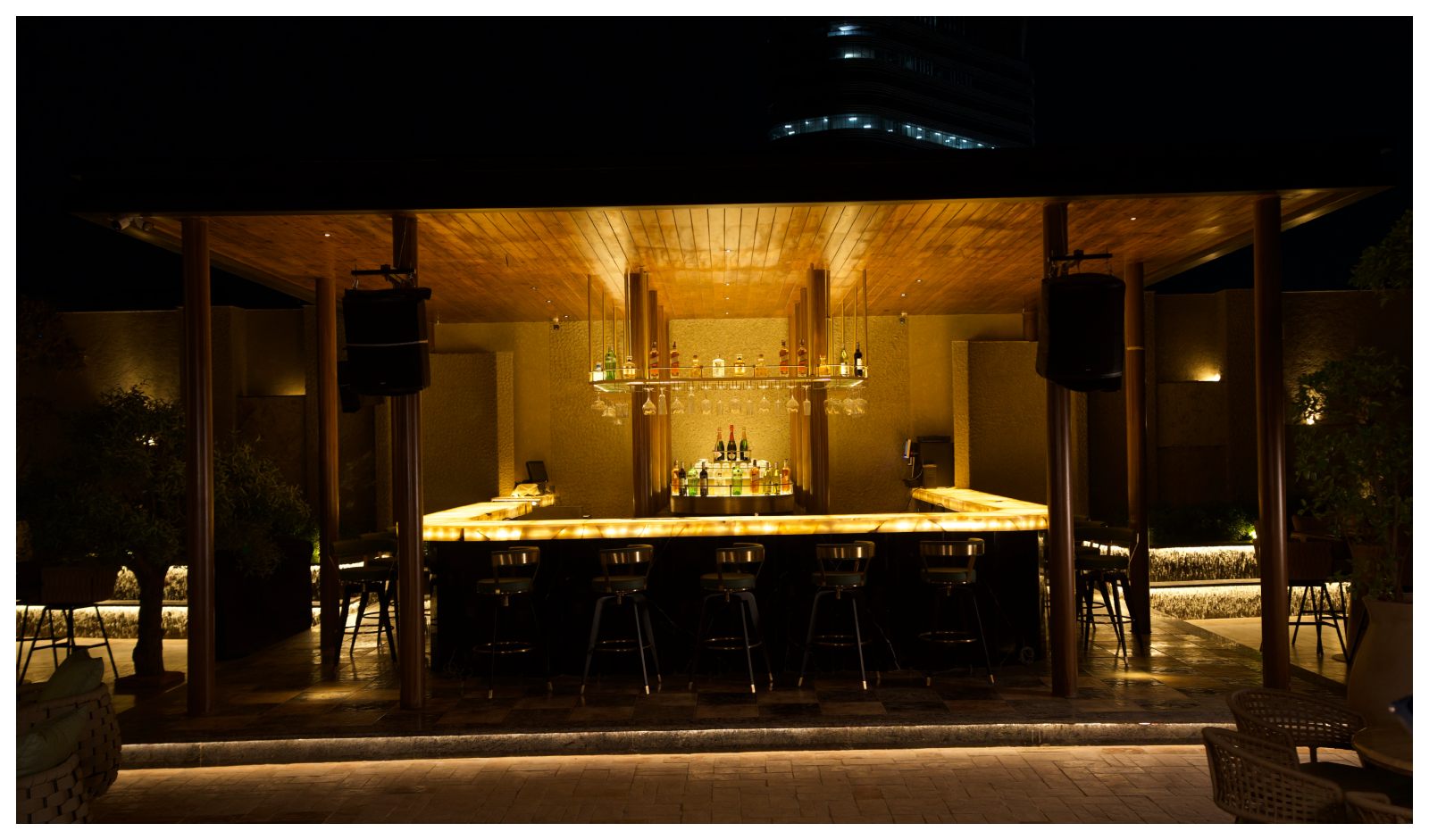 Restaurant India News: Yuvraj Singh Unveils KOCA Garden with Dubai Nights on Golf Course Road, Gurugram