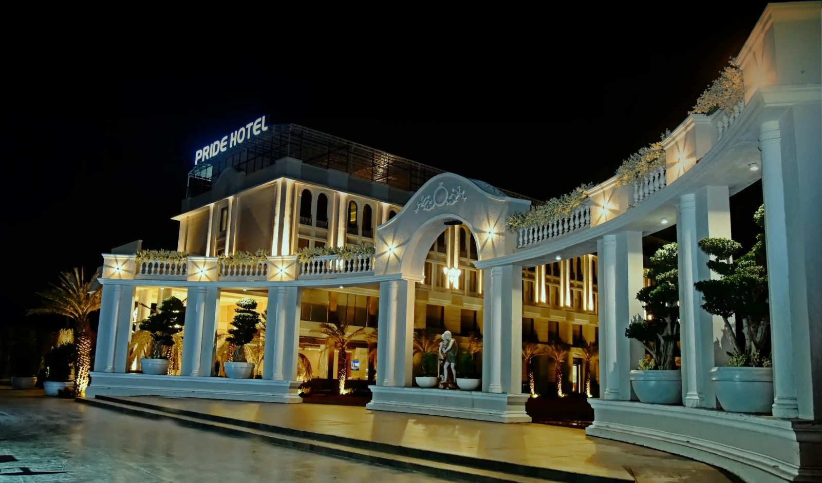 Restaurant India News: Pride Hotels Gears Up for IPO with Fresh Issue and Offer for Sale of Over 39 Million Shares