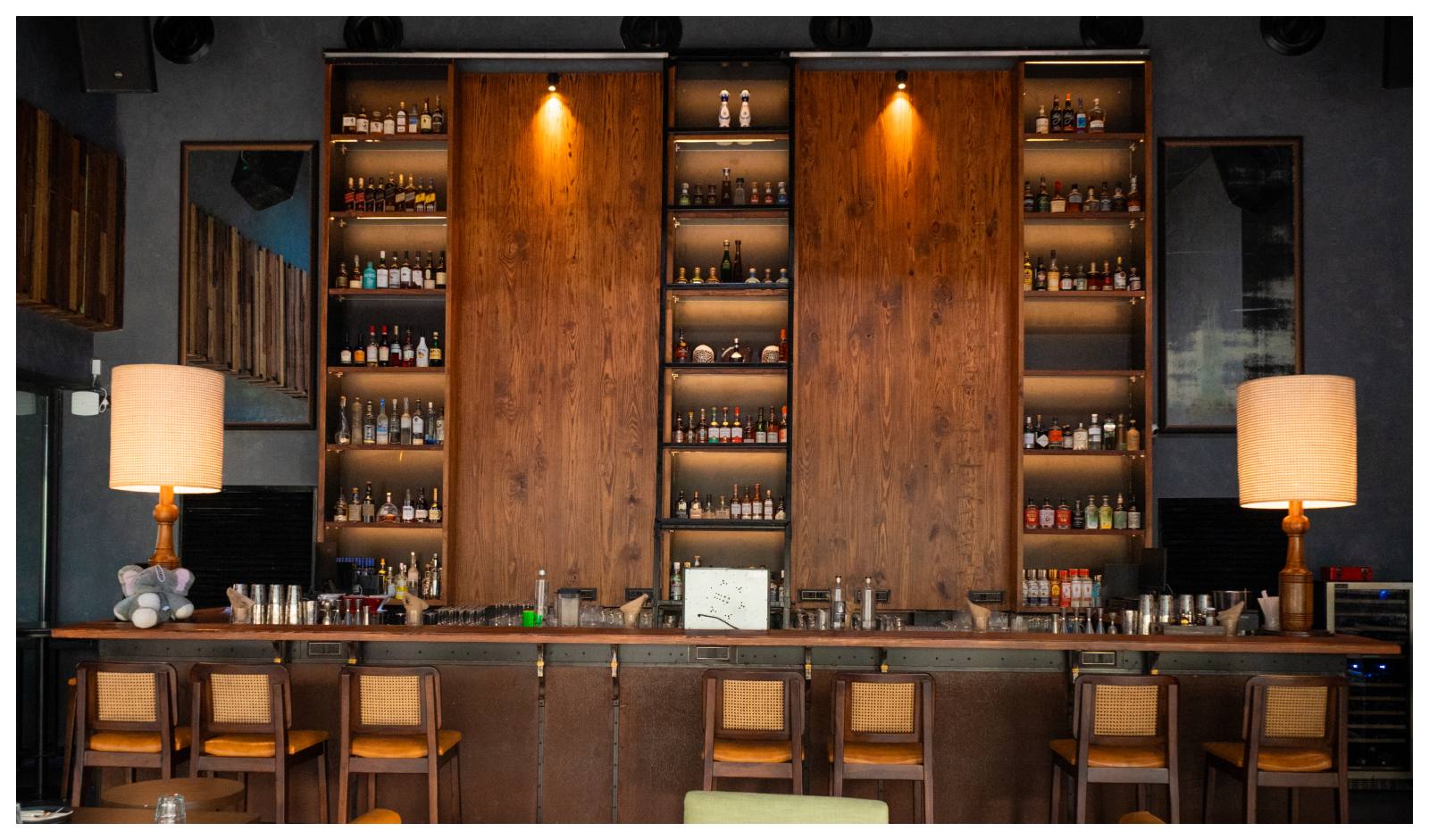 Restaurant India News: Pune's Popular Bar 'Elephant & Co.' Reopens With the Spirit of 2016 