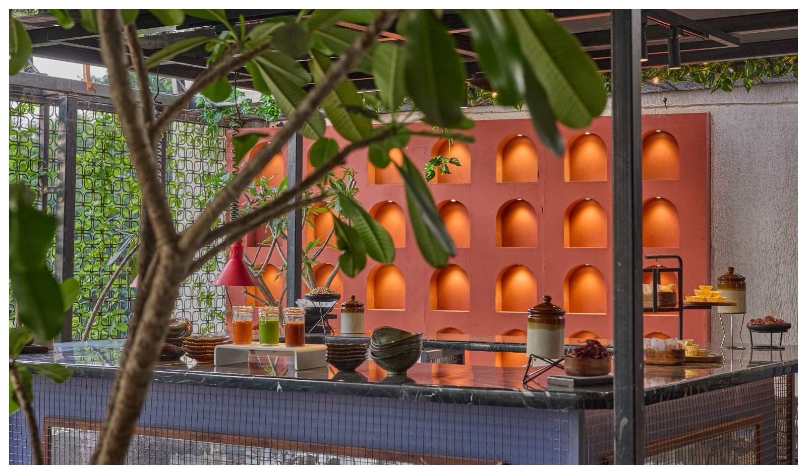 Restaurant India News: ‘Kadak’ Debuts at ICONIQA Hotels Mumbai, Bringing a Street-to-Soul Dining Experience