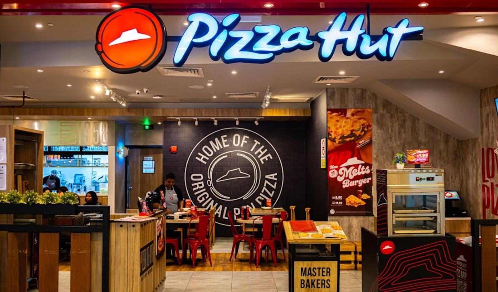 Restaurant India News: Yum! Brands Begins Strategic Review of Pizza Hut Operations