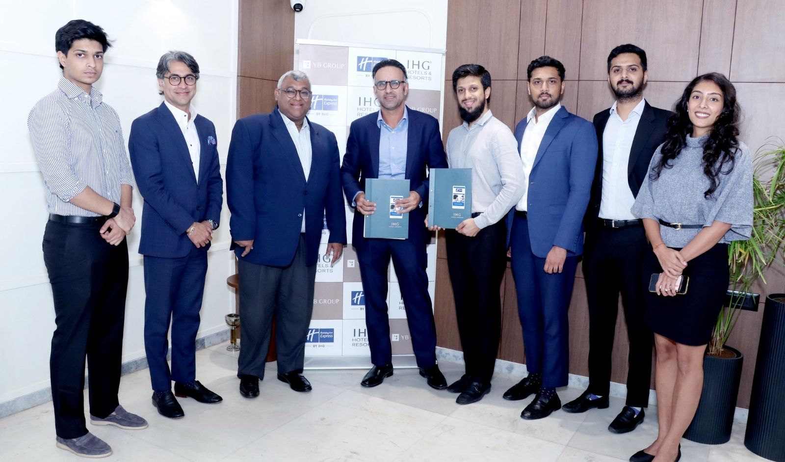 Restaurant India News: IHG to Open Holiday Inn Express Mumbai BKC in 2028 After Signing with YB Group