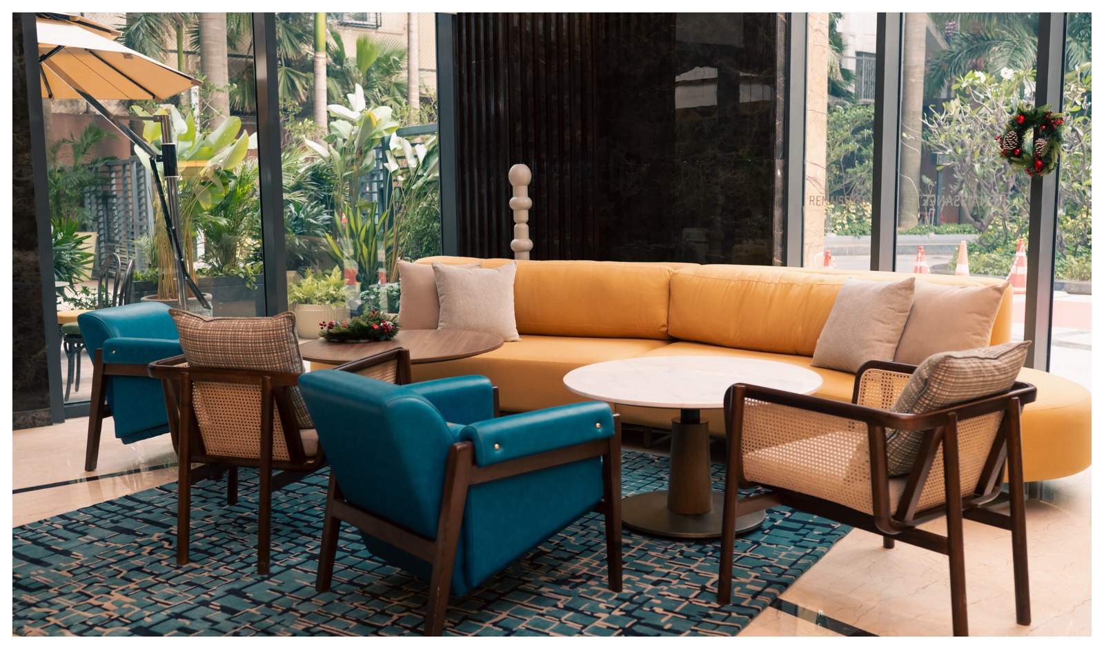 Restaurant India News: Renaissance Bengaluru Racecourse Hotel Unveils Its Reimagined Lobby and Rbar