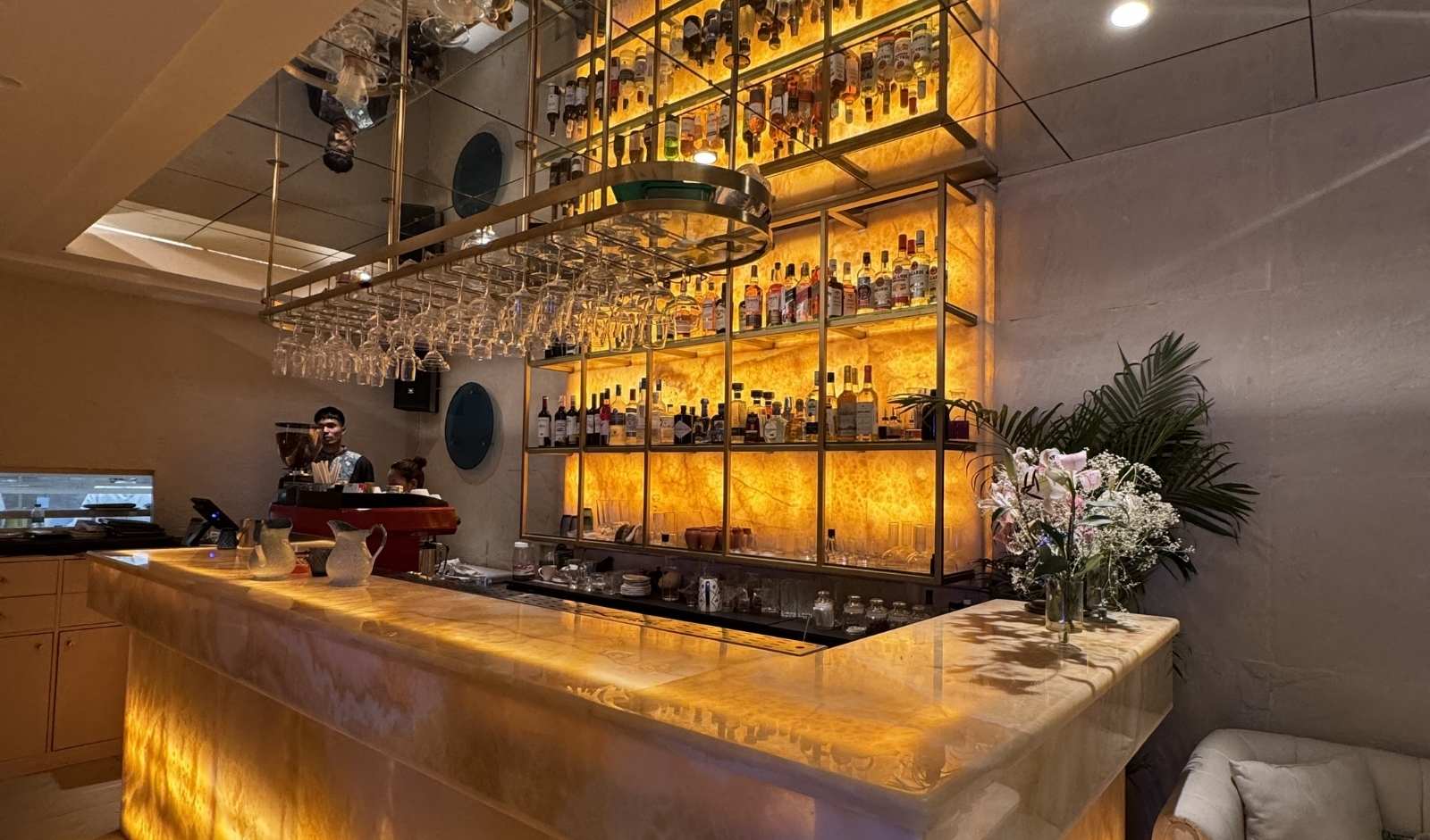 Restaurant India News: La Isla Opens in Delhi with Global Cuisine and Island-Inspired Cocktail Concept