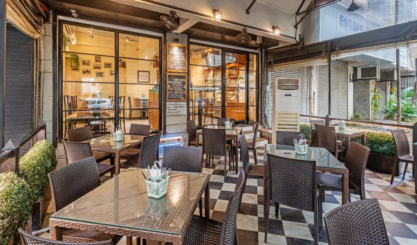 Restaurant India News: August Café Andheri Redesign Signals Shift in Neighbourhood Dining Trends