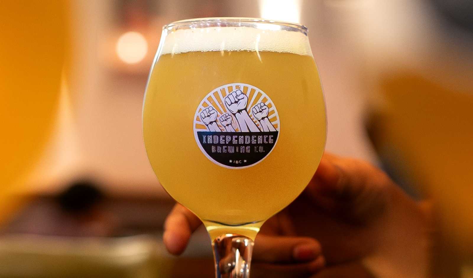 Restaurant India News: Independence Brewing Company Launches Aston Villa Lager in EPL Brew Series