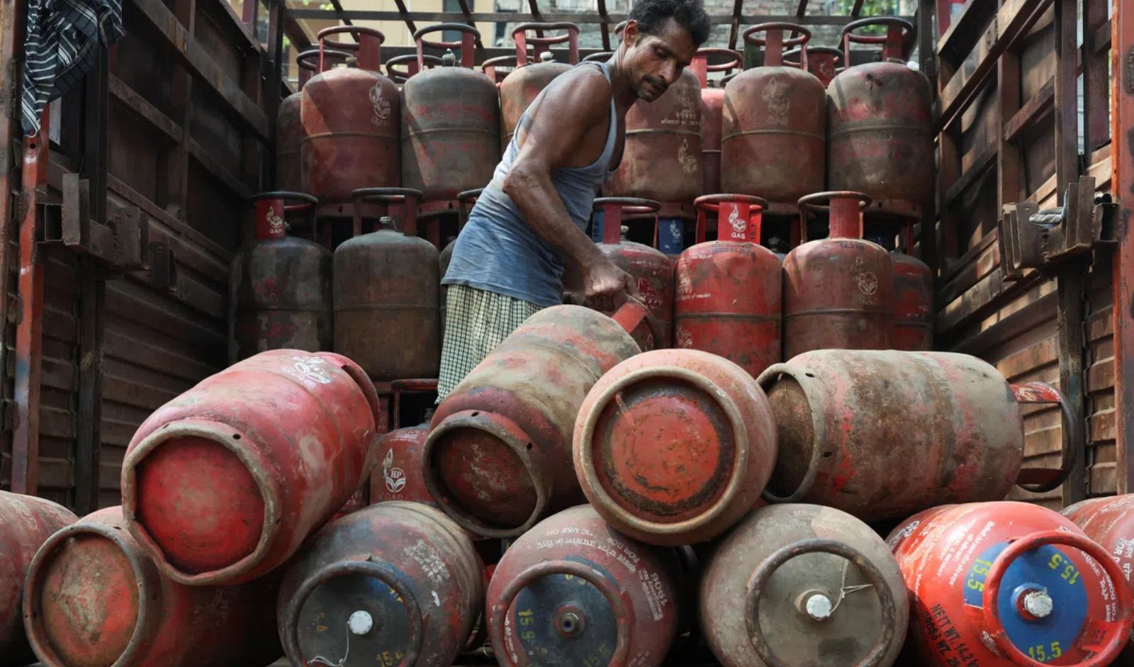 Restaurant India News: India’s Rs 335-Billion F&B Industry Faces Disruption Amid LPG Shortage
