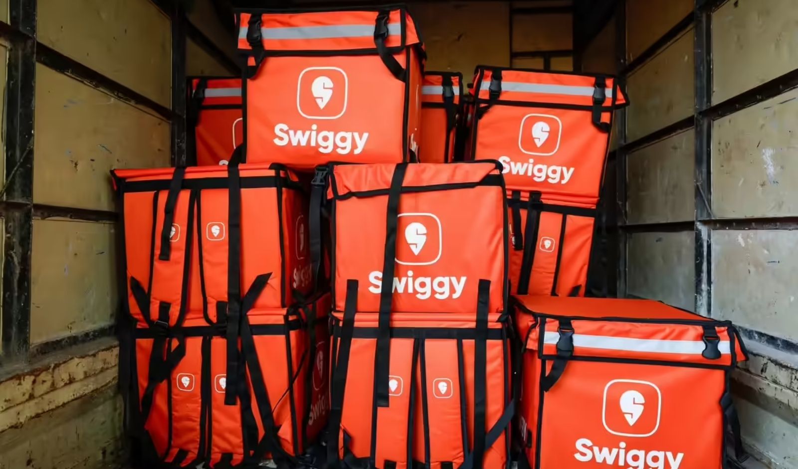 Restaurant India News: Swiggy Raises Platform Fee to Rs 17.58 After Zomato Move, Signals Pricing Reset in Food Delivery Market
