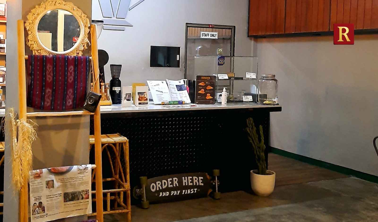 Small Cafe Interior Design on a Low Budget: 10 Creative Ideas That Look Anything But Cheap