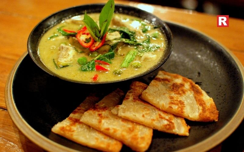 1. Thai Green Curry (Thailand)