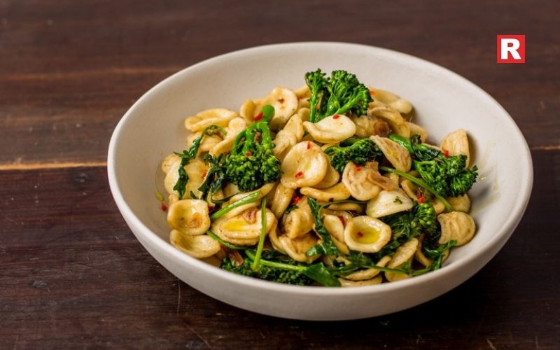 13. Orecchiette con Cime di Rapa