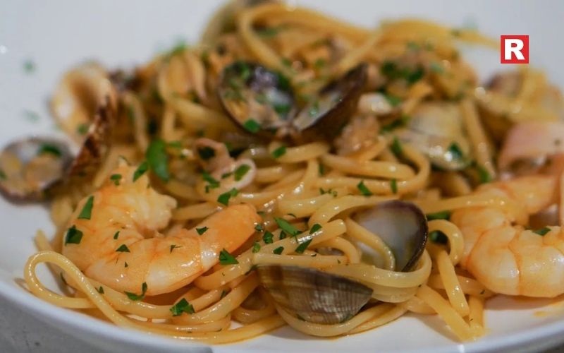 19. Seafood Spaghetti (Frutti di Mare)
