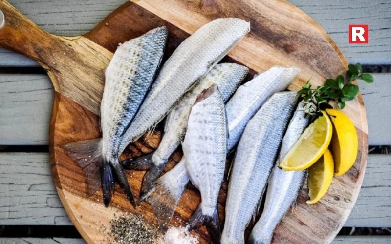 2. Fatty Fish (Salmon, Mackerel, Sardines)