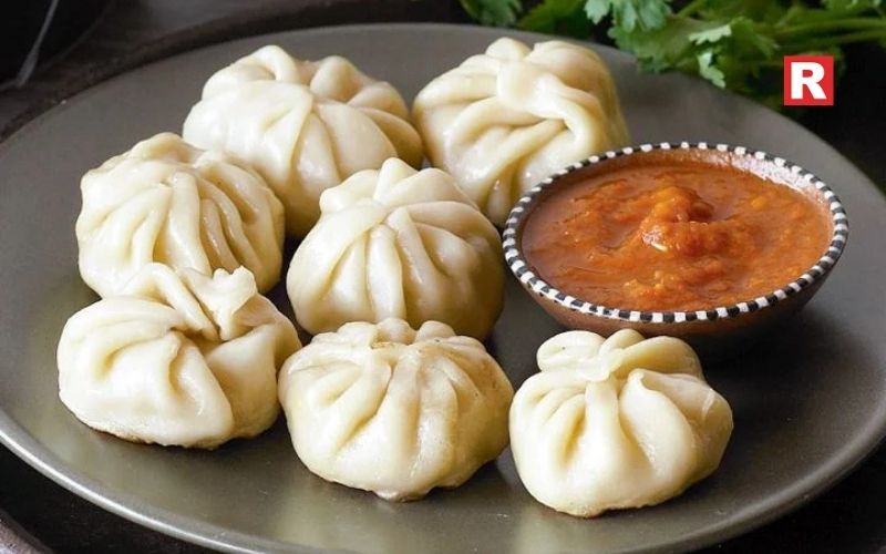 2. Steamed Veg Momos 