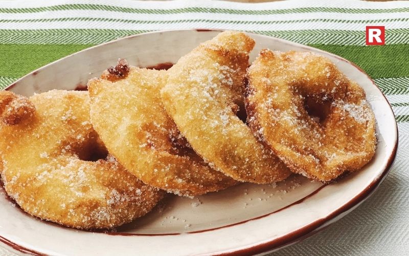 4. Italy: Frittelle di Mele (Apple Fritters)