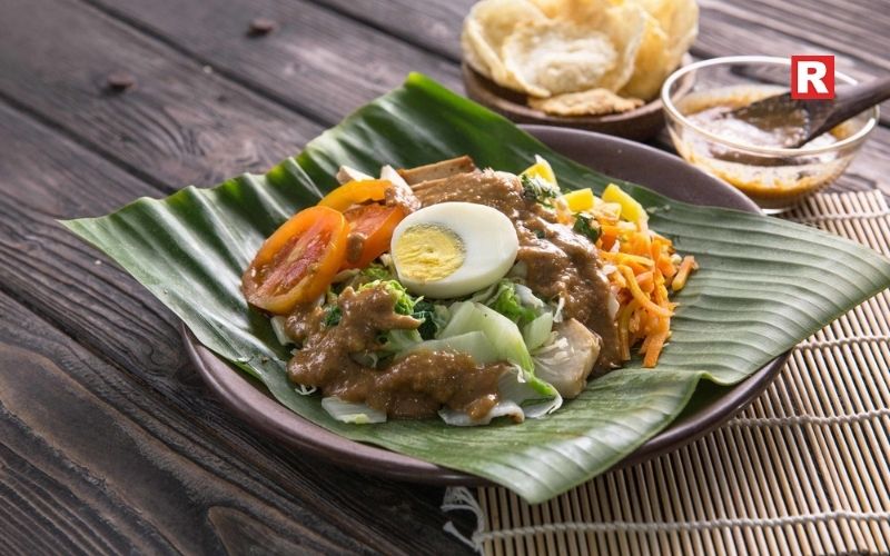 5. Gado-Gado (Indonesia)