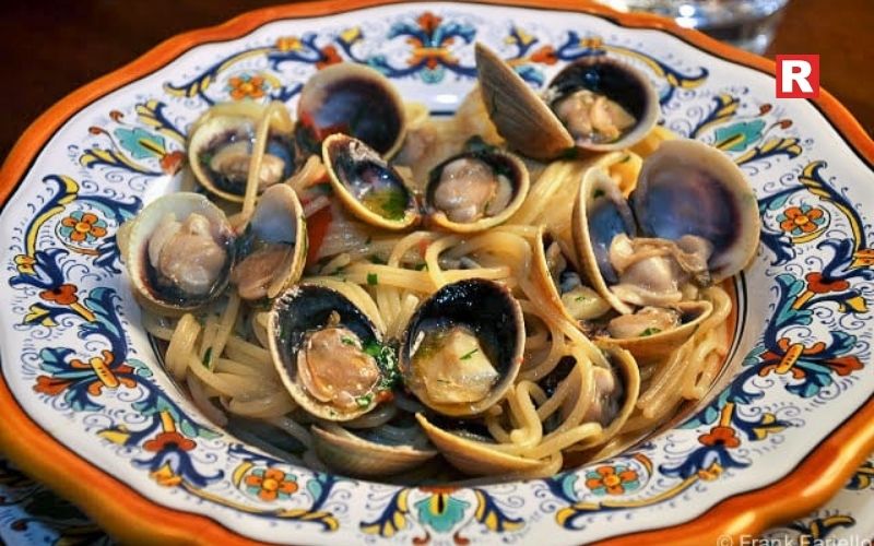 5. Linguine alle Vongole