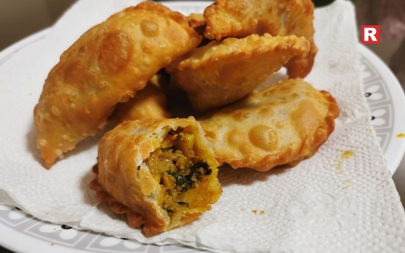 9. Curry Puffs (Malaysia & Singapore)