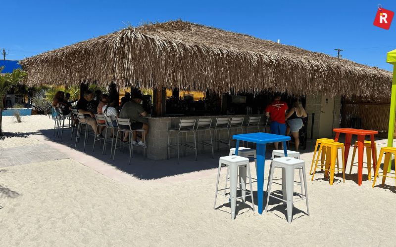 Beach or Tiki Bars – Tropical Vibes in the City