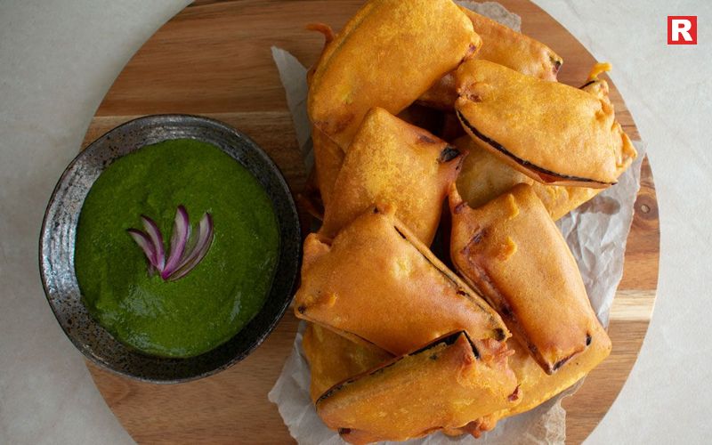 Beguni (Fried Eggplant Slices)