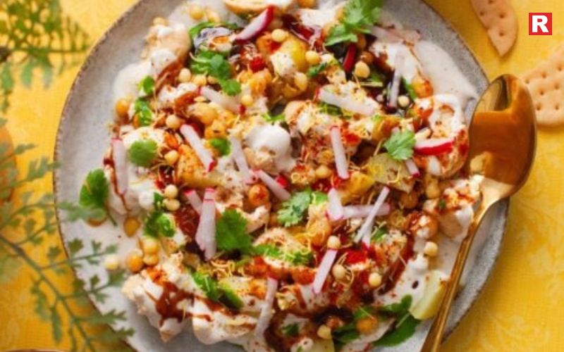 Bhalla Chaat – A Tangy Delight from Chaat Gali