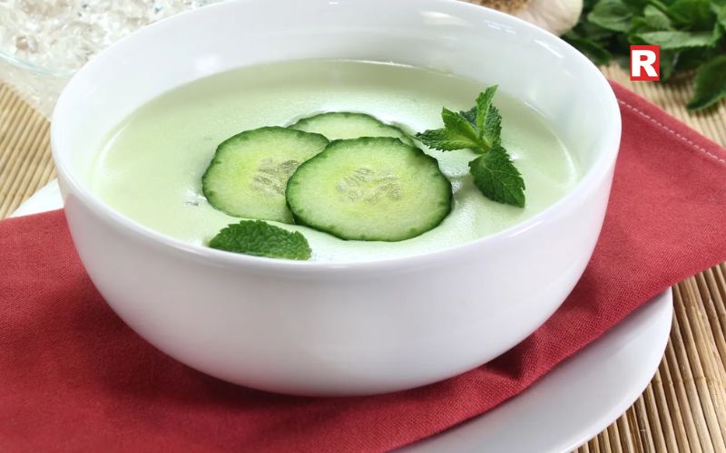 Chilled Cucumber and Dill Soup: Hydration on a Plate