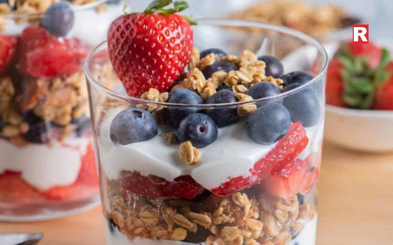 Chilled Yogurt Muesli Parfait