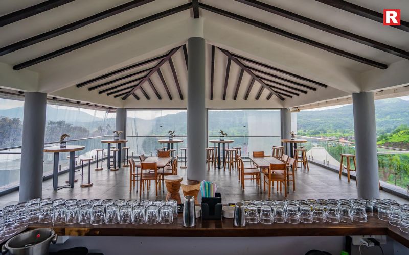 Clubs and Resort Dining