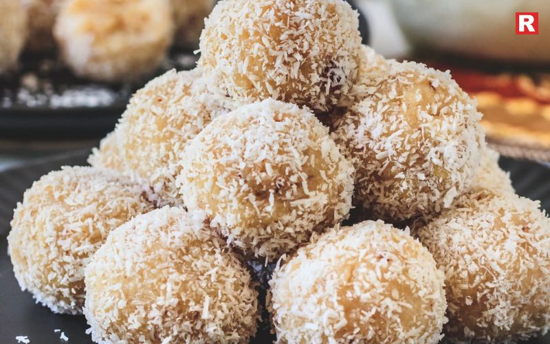 Coconut Ladoo