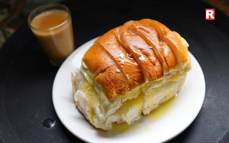 Cutting Chai and Bun Maska – Mumbai’s Rain Ritual