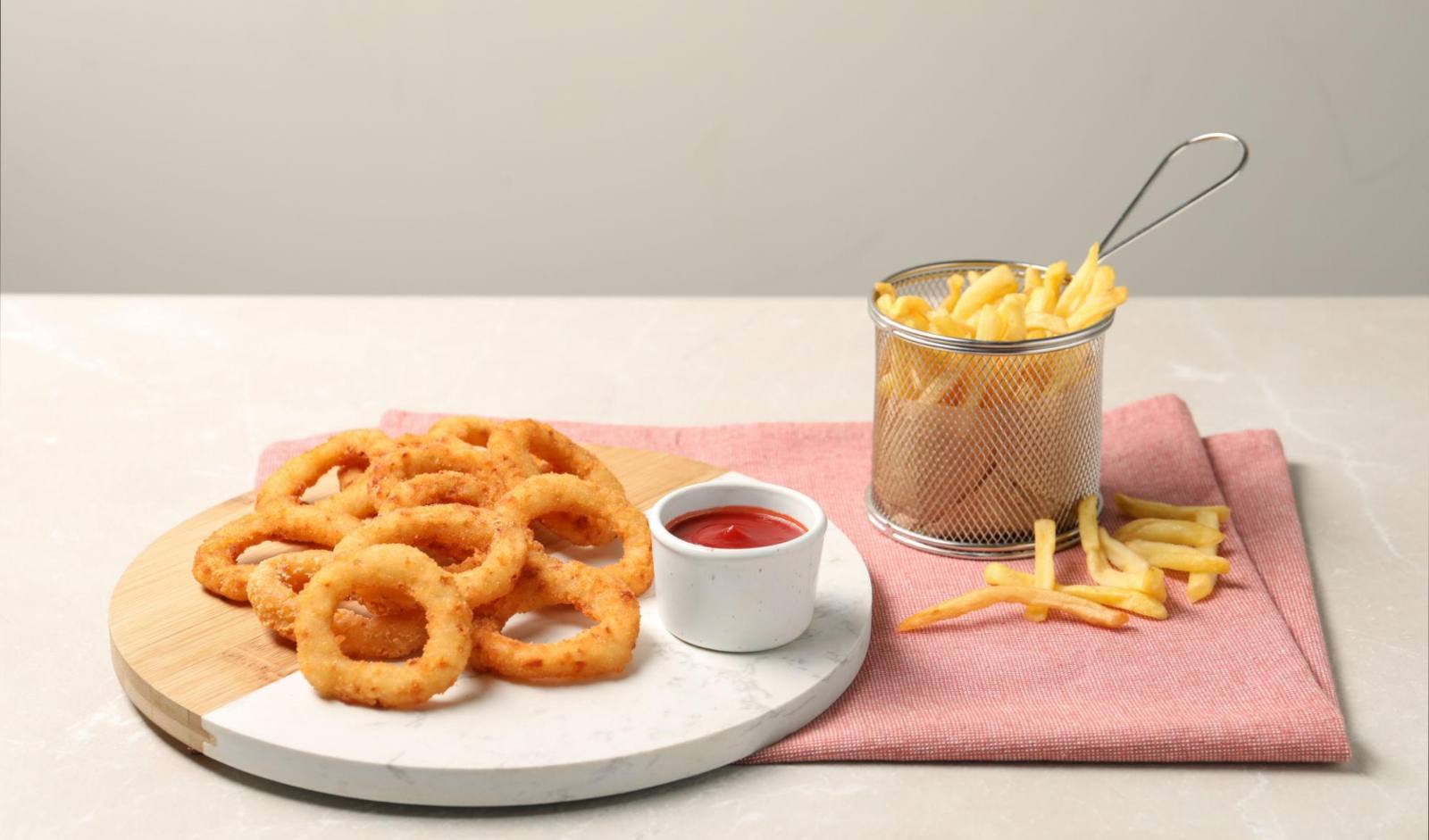 Frozen Fries and Onion Rings Are Making Café-Style Snacks Easier to Prepare
