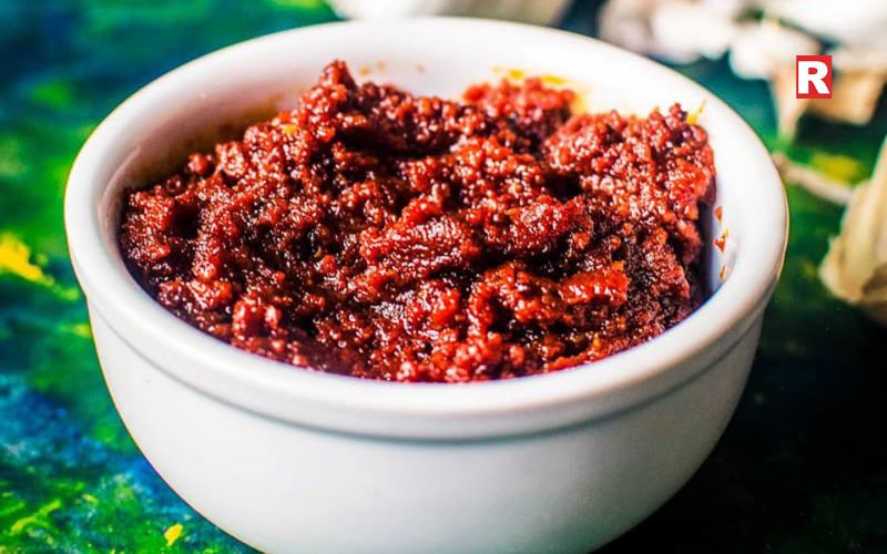 Garlic Chutney (Lahsun Chutney)