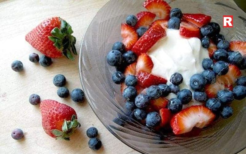 Greek Yogurt with Fresh Fruits