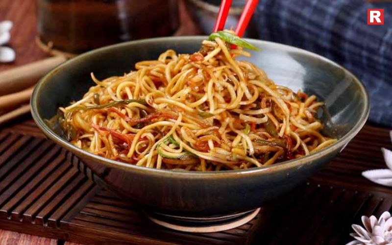 Hakka Noodles – The Restaurant Hero