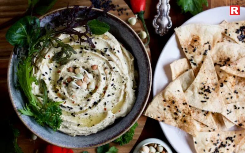 Hummus and Crackers Platter
