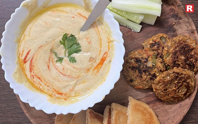 Hummus with Veggie Sticks or Pita