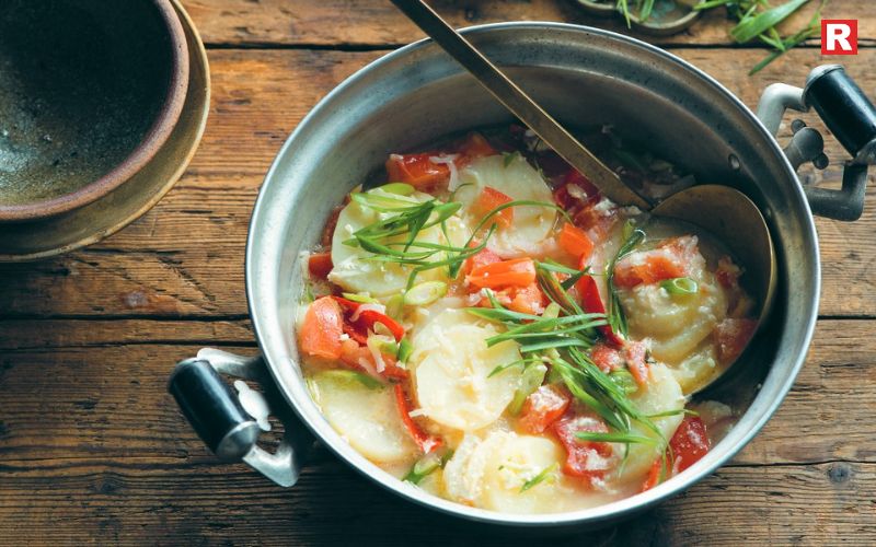 Kewa Datshi – Potatoes in Cheese