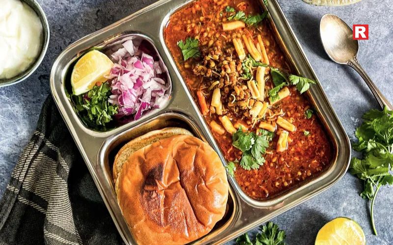 Misal Pav (Vegetarian)