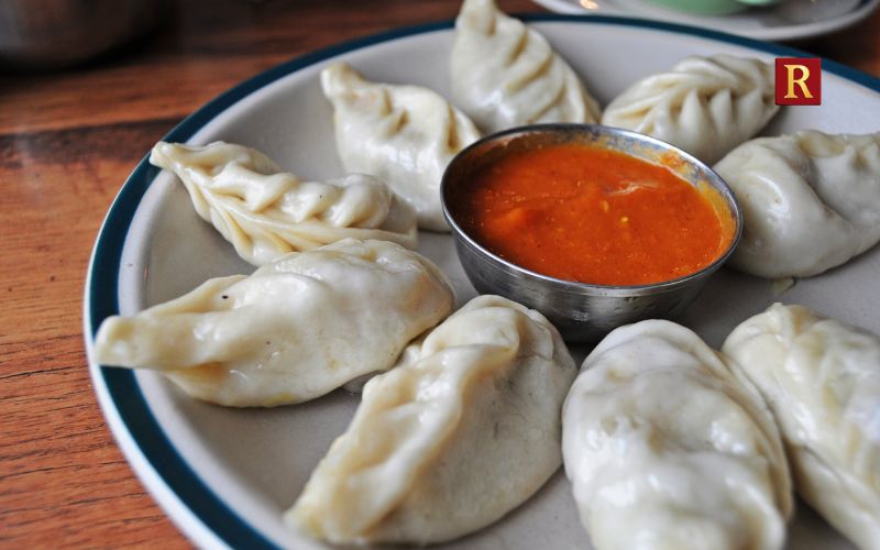 Momos