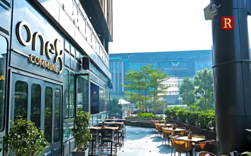 One8 Commune: A Stylish Restaurant That Comes Alive After Sunset