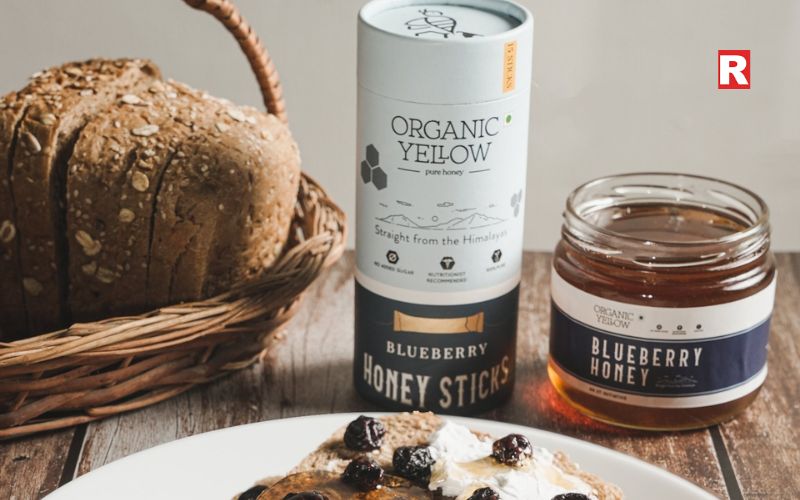 Organic Yellow Blueberry Honey Jar – Fruity, Smooth, and Modern