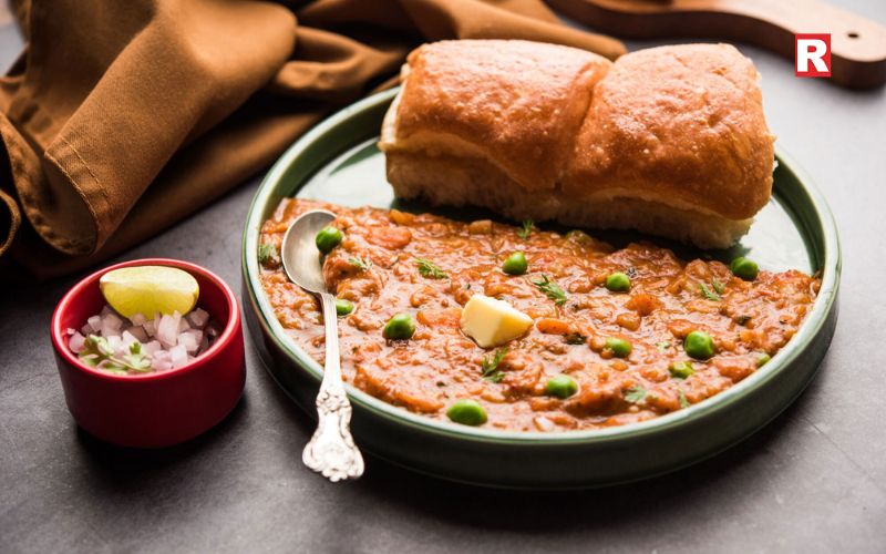 Pav Bhaji – Buttery Street Food That Defines Mumbai