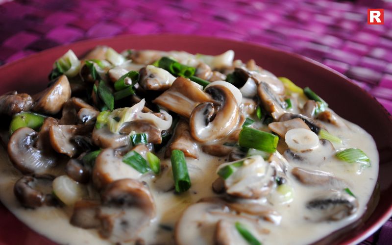 Shamu Datshi – Mushrooms in Cheese