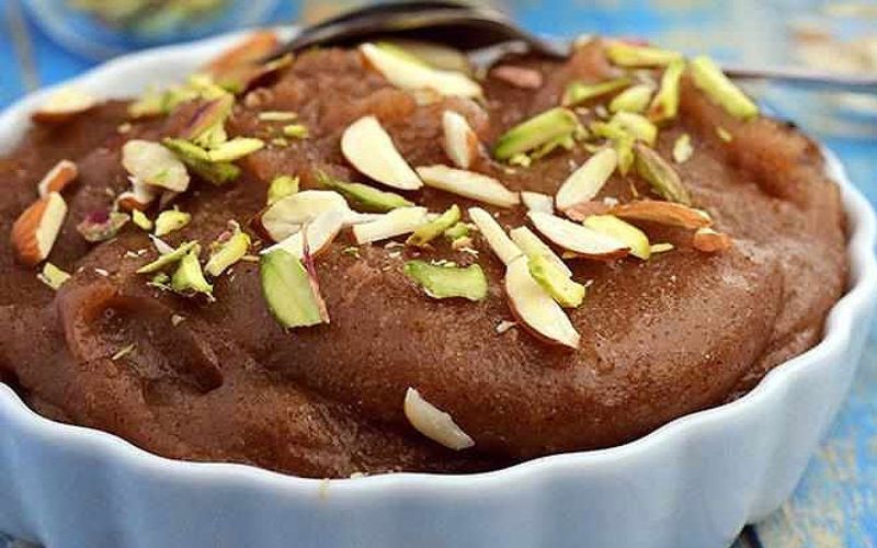 Singhare Ke Aate Ka Halwa