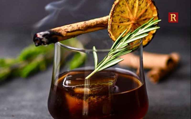 Smoked Botanicals for a Woody and Aromatic Finish