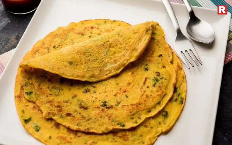 Suji or Besan Chilla – Indian Pancakes for Late Nights