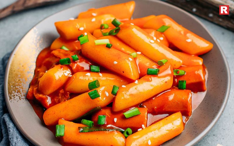 Tteokbokki (Spicy Rice Cakes)